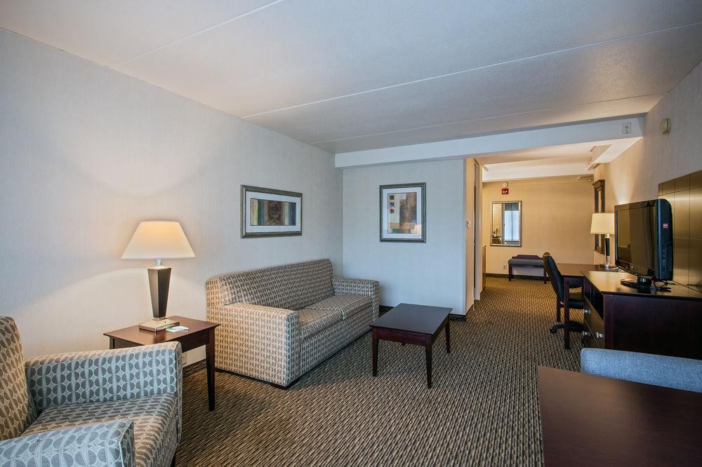 Fairfield Inn & Suites Springfield Enfield Zewnętrze zdjęcie