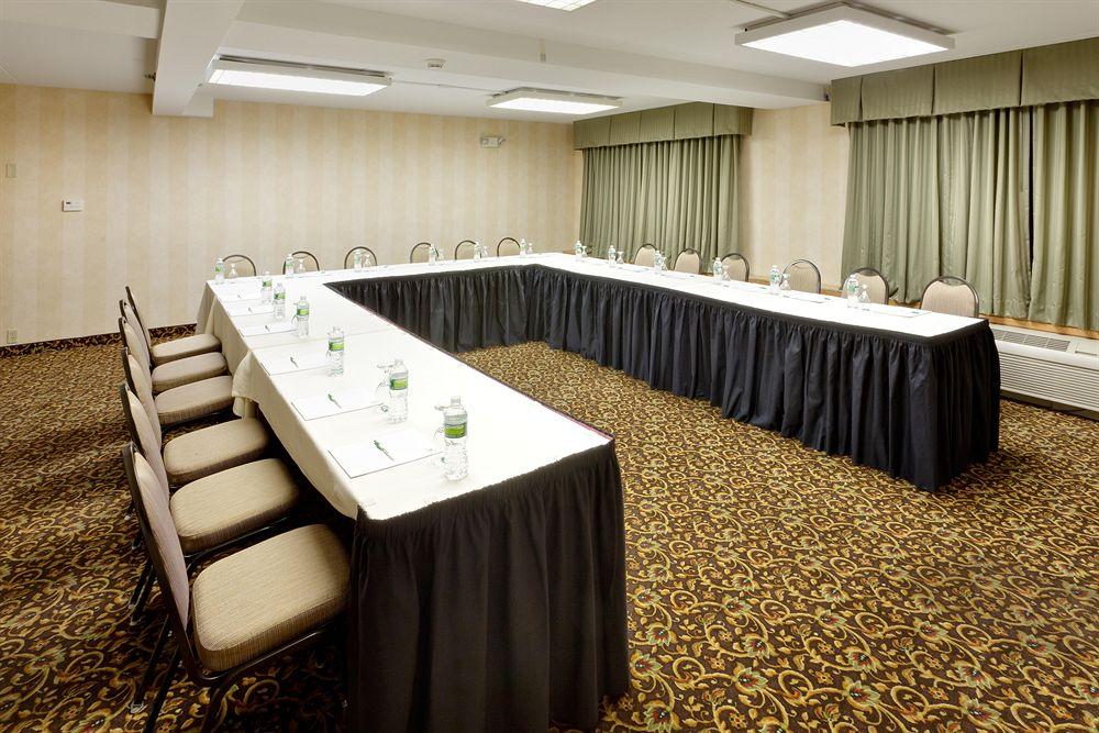 Fairfield Inn & Suites Springfield Enfield Zewnętrze zdjęcie