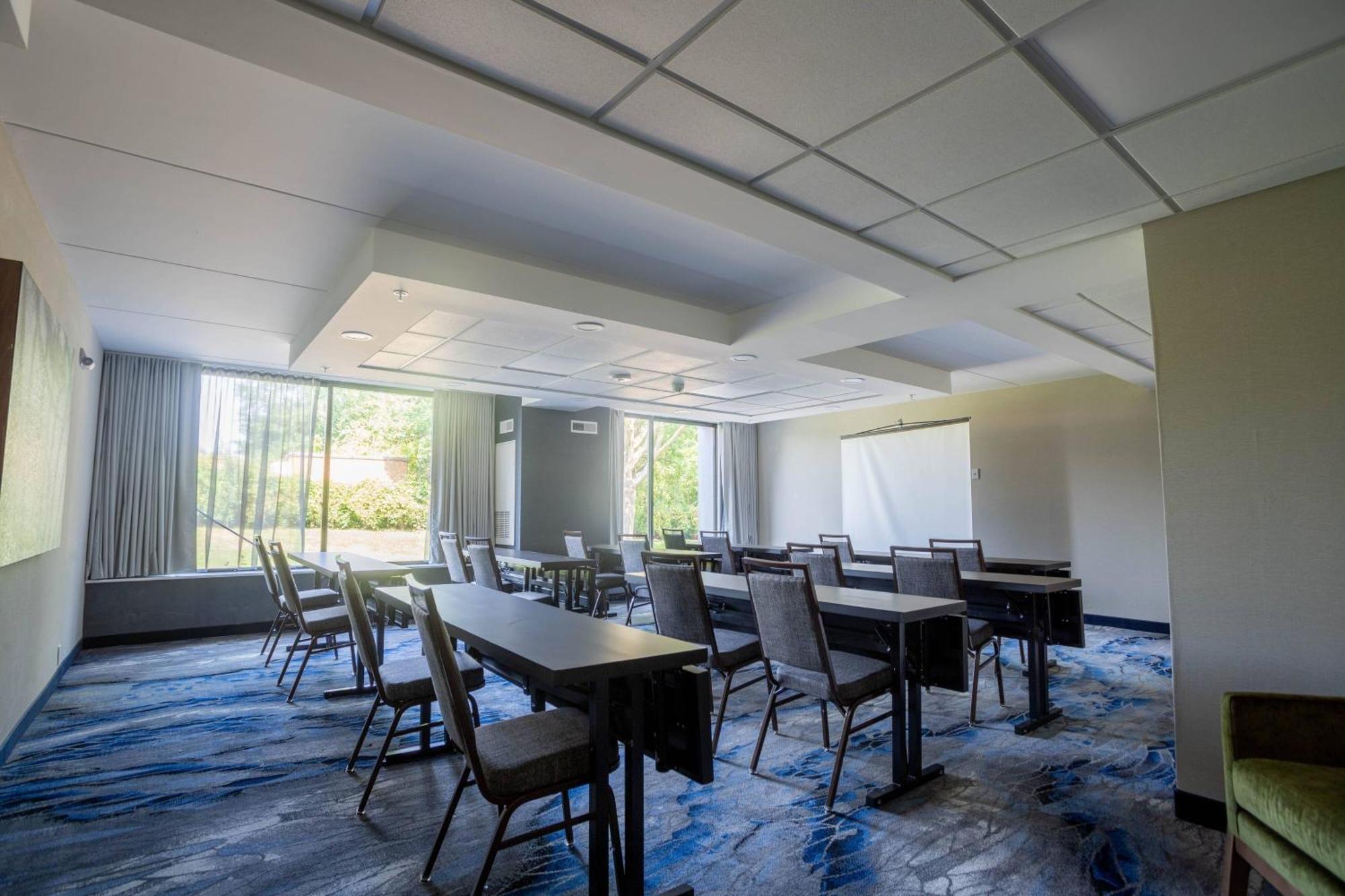 Fairfield Inn & Suites Springfield Enfield Zewnętrze zdjęcie